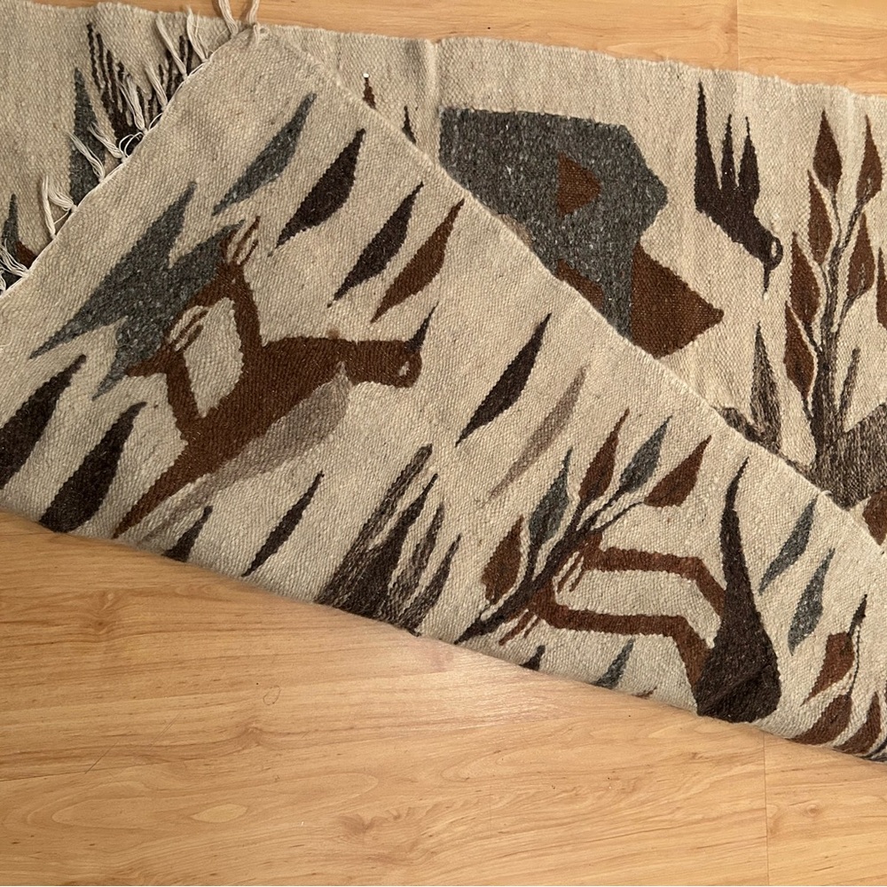 Stunning hand woven area carpet ⭐️ - Picture 7 of 9